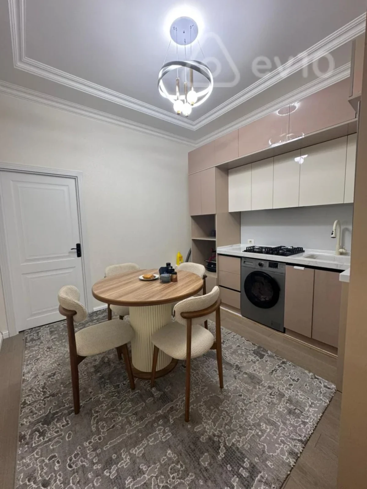 Kirayə verilir 2 otaqlı yeni tikili 65 m²