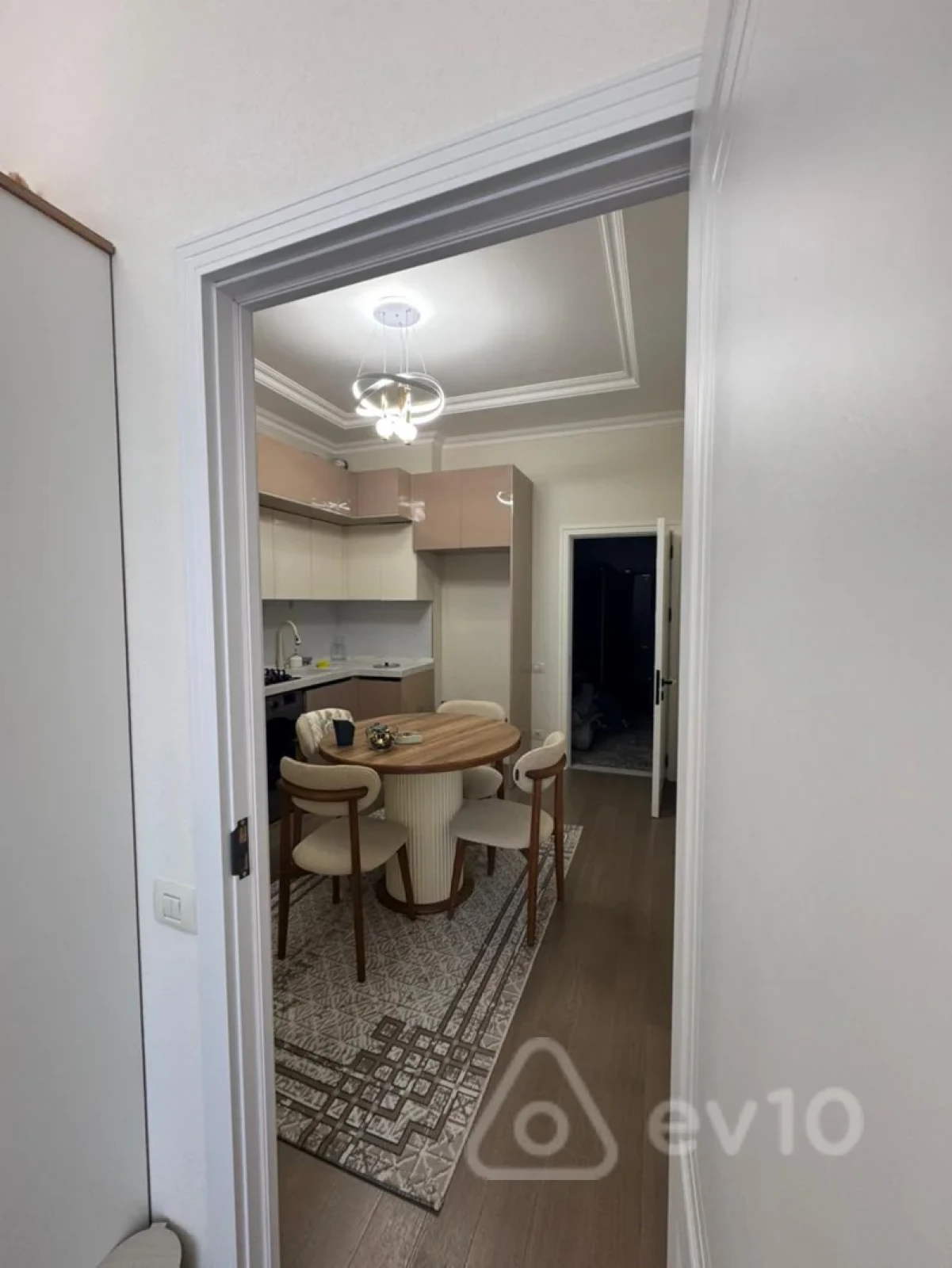 Kirayə verilir 2 otaqlı yeni tikili 65 m²