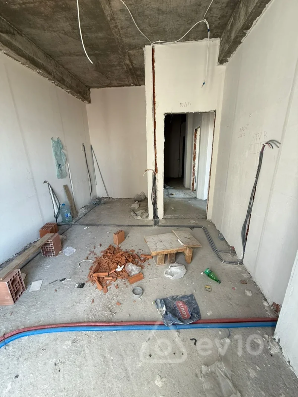 Satılır 3 otaqlı yeni tikili 87 m²