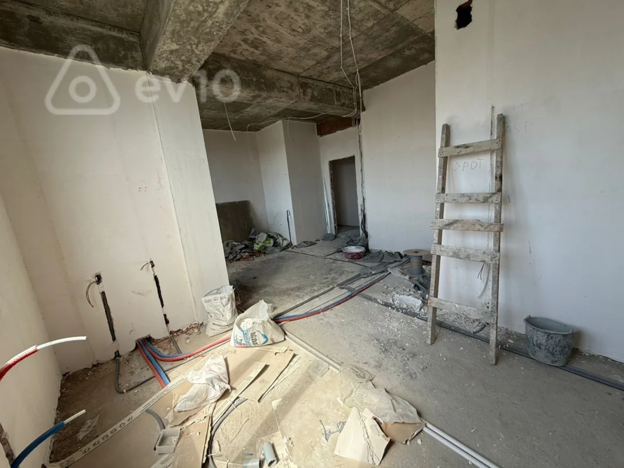 Satılır 3 otaqlı yeni tikili 87 m²