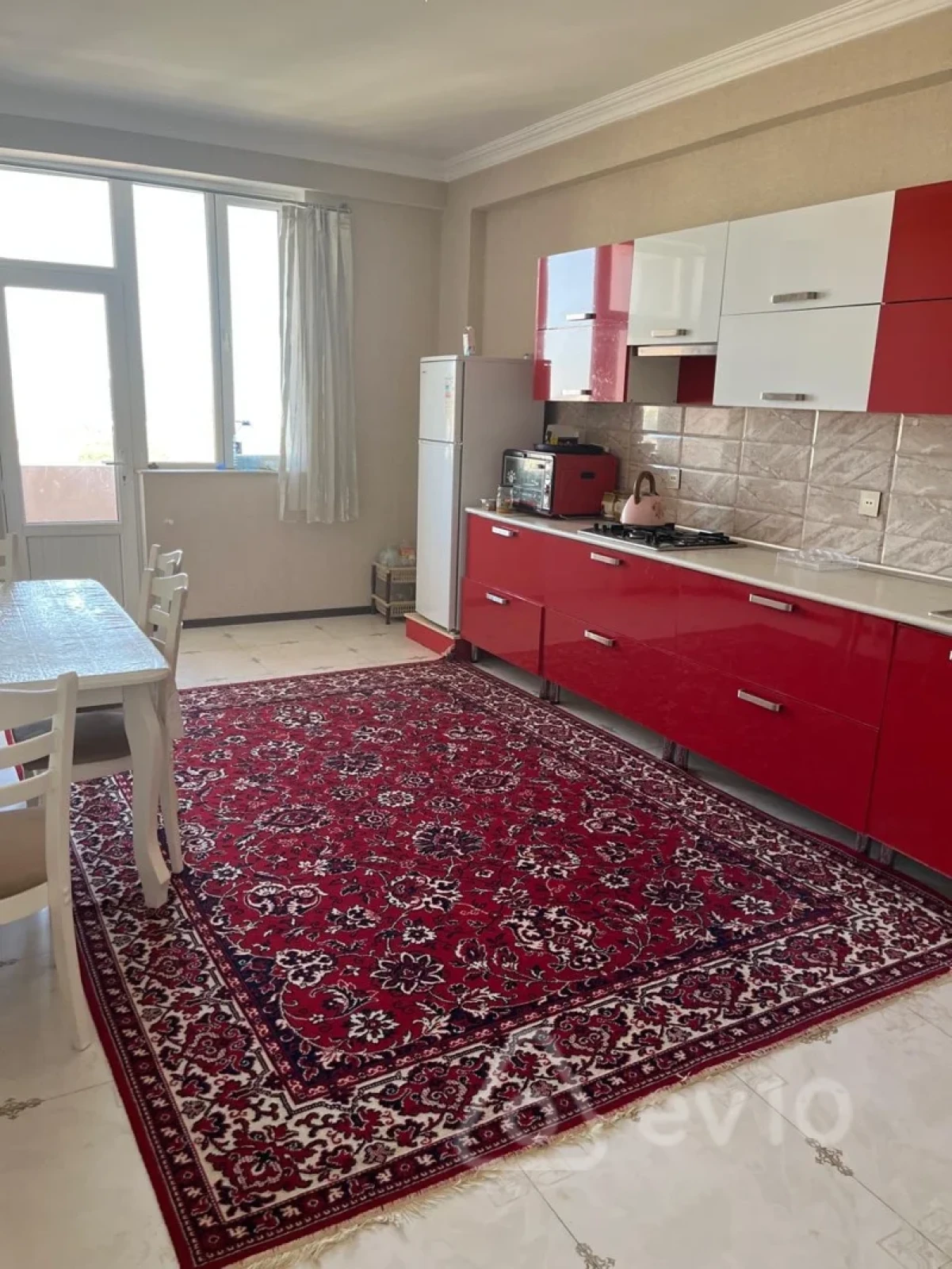 Kirayə verilir 3 otaqlı yeni tikili 150 m²