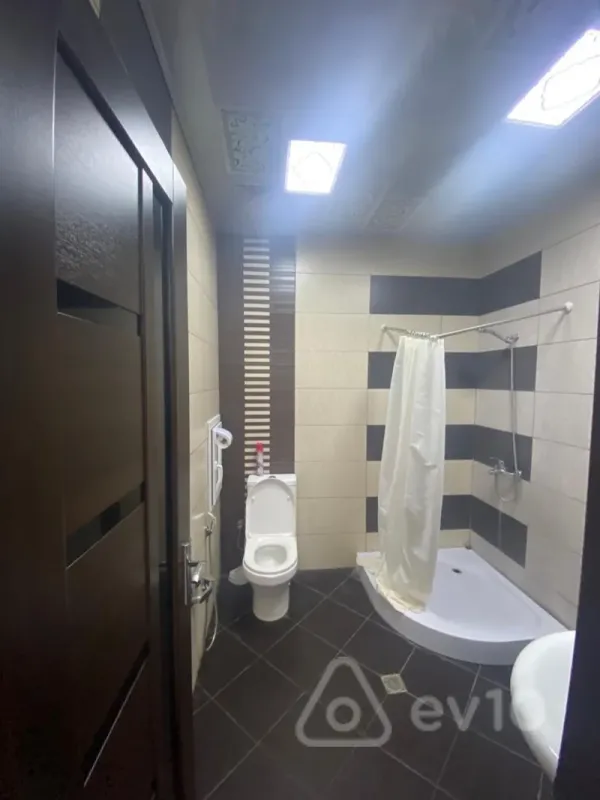 Kirayə verilir 3 otaqlı yeni tikili 150 m²