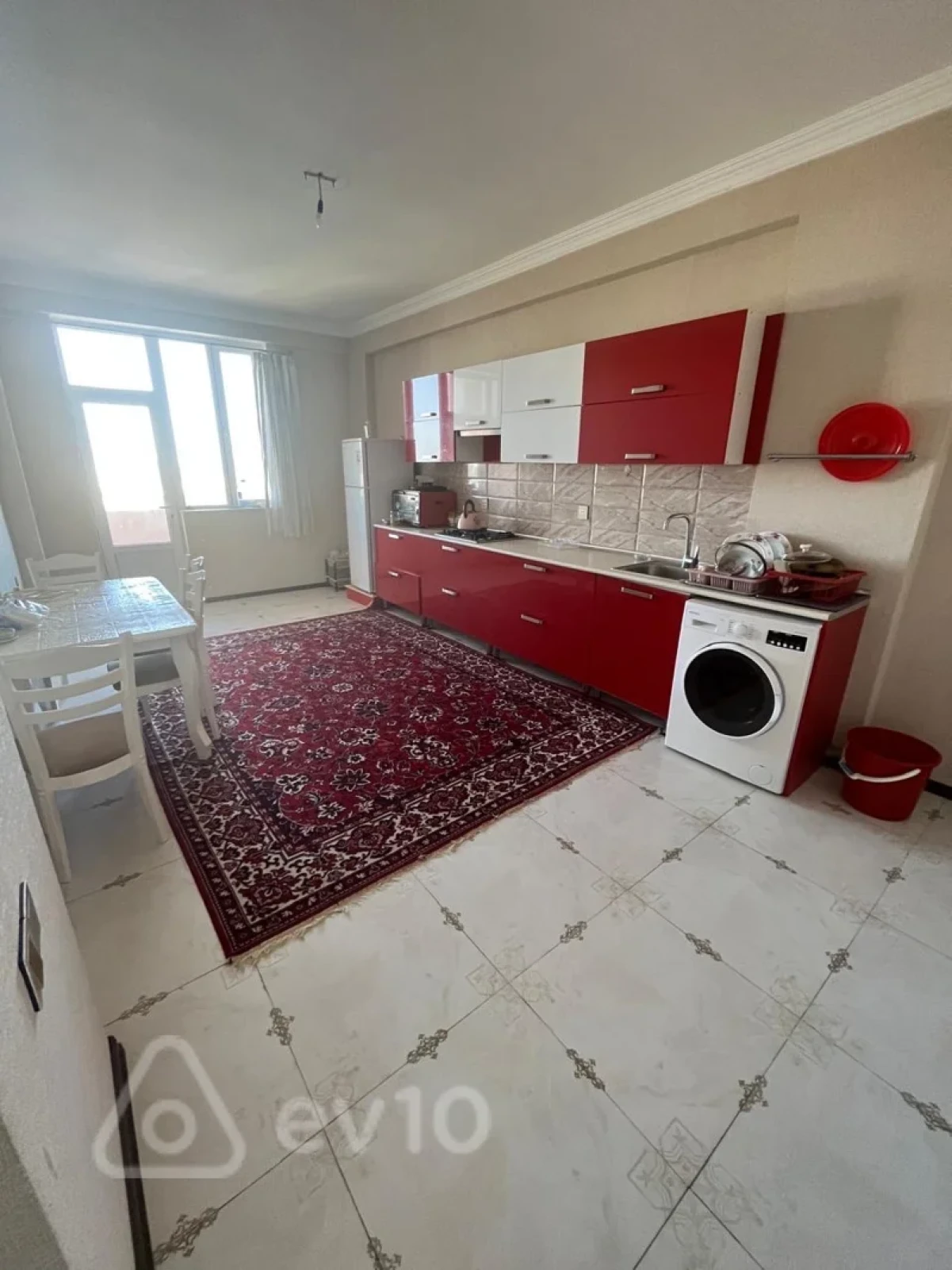Kirayə verilir 3 otaqlı yeni tikili 150 m²