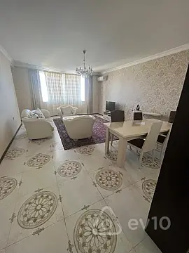 Kirayə verilir 3 otaqlı yeni tikili 150 m²