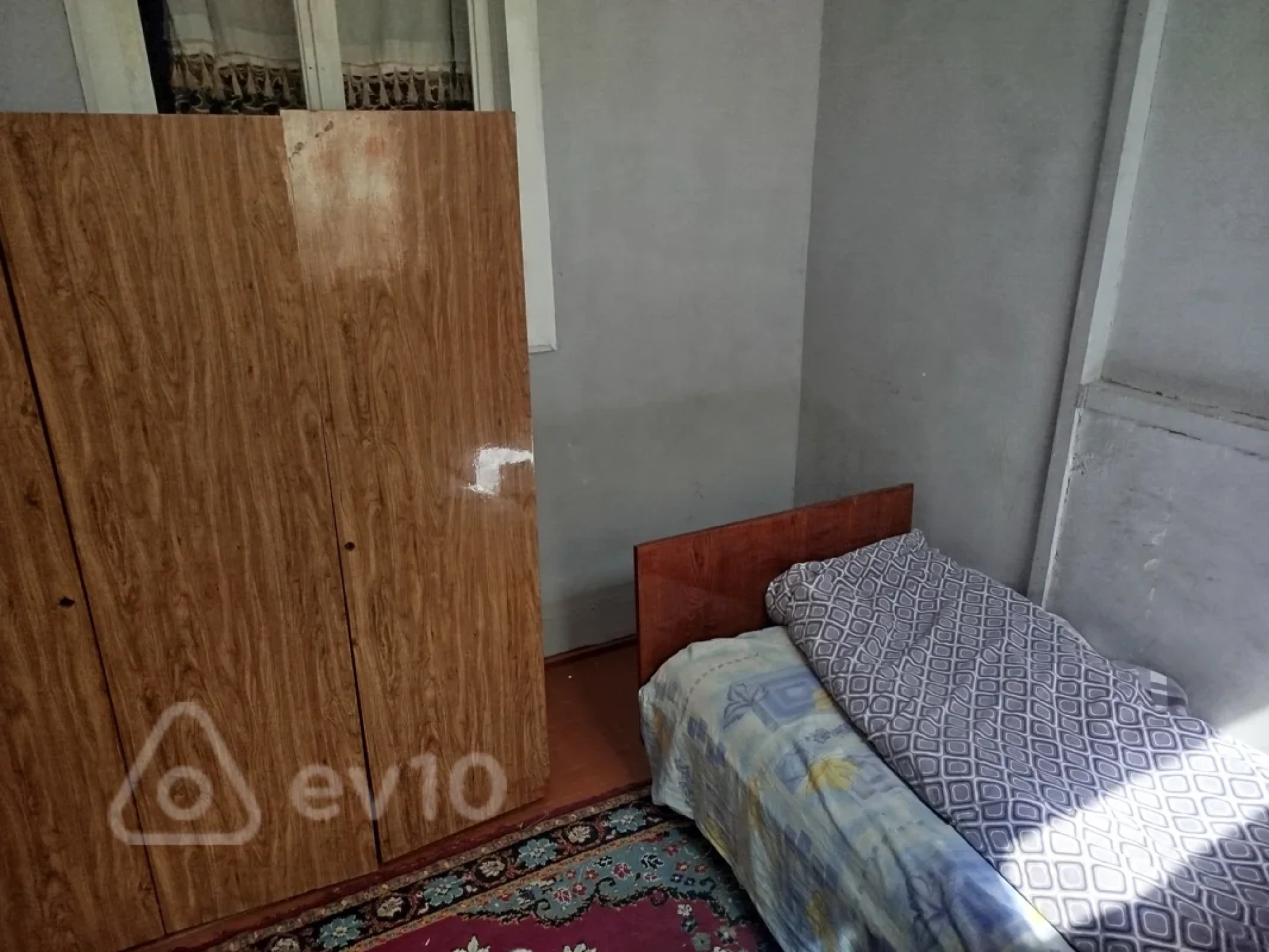 Kirayə verilir 2 otaqlı köhnə tikili 40 m²