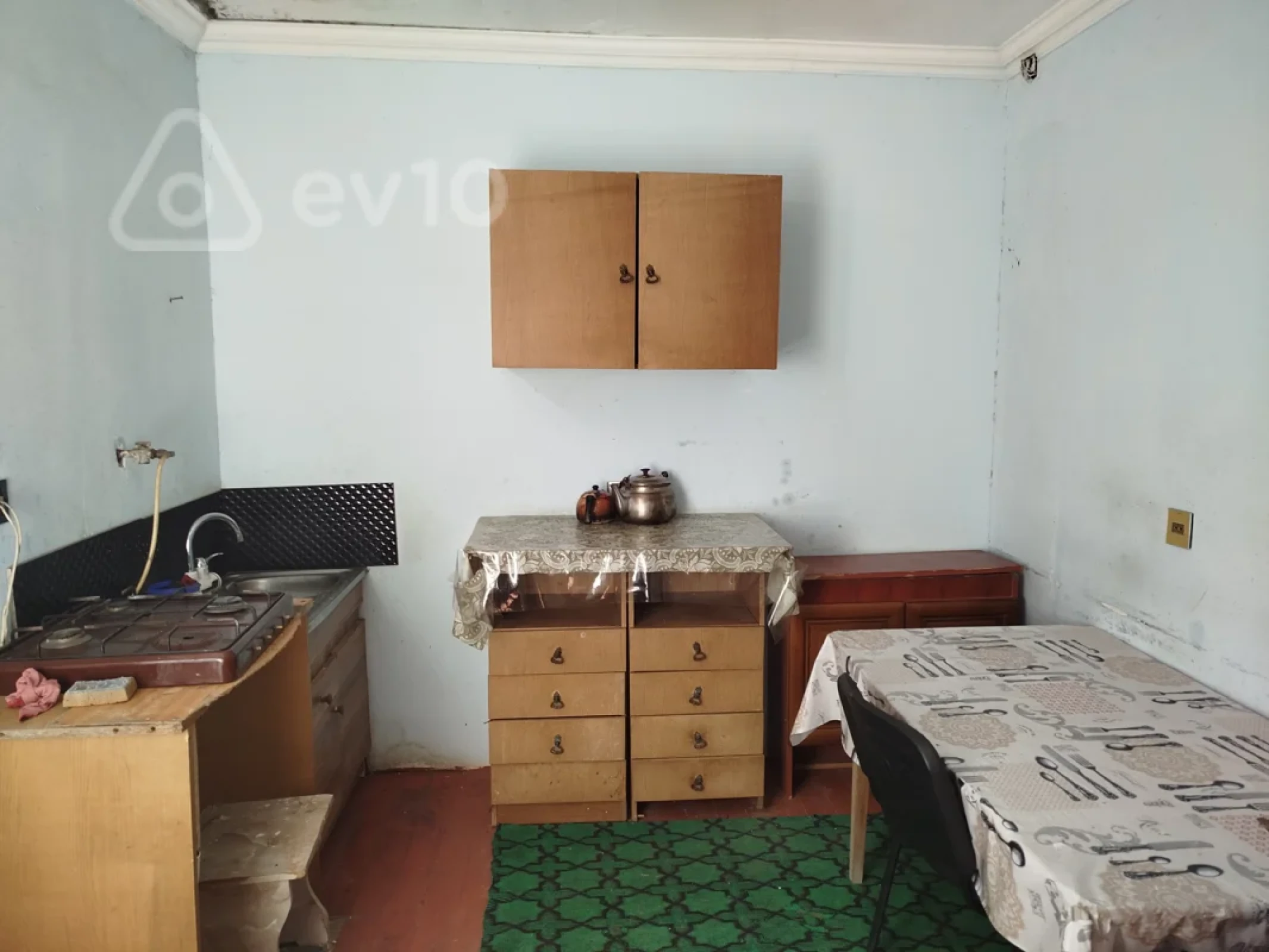 Kirayə verilir 2 otaqlı köhnə tikili 40 m²