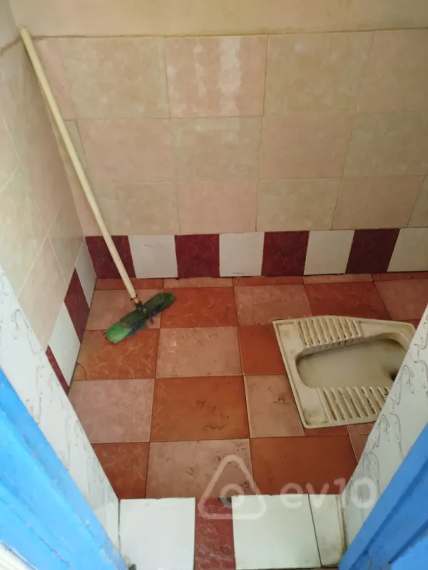 Kirayə verilir 2 otaqlı köhnə tikili 50 m²