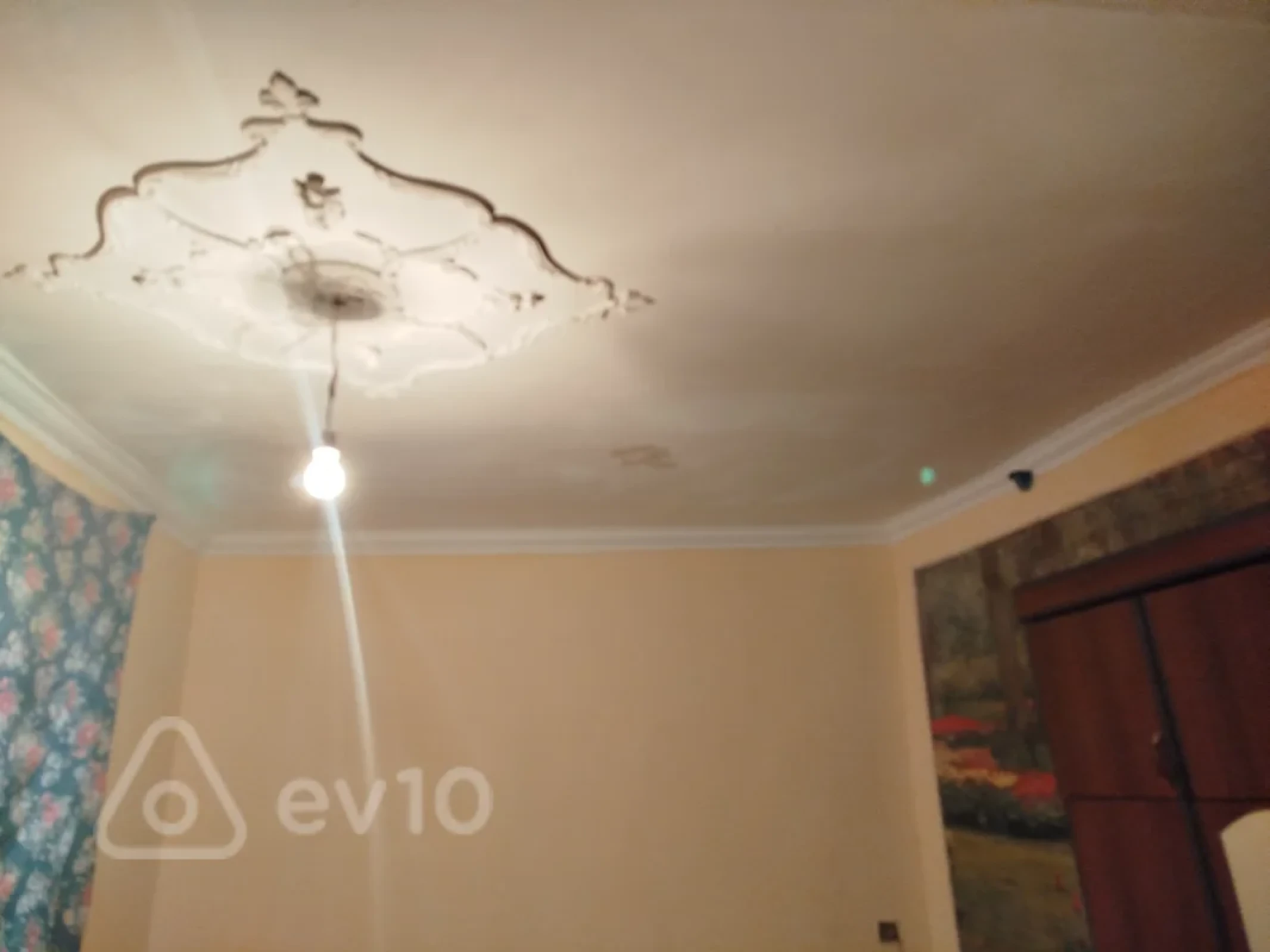 Kirayə verilir 2 otaqlı köhnə tikili 50 m²