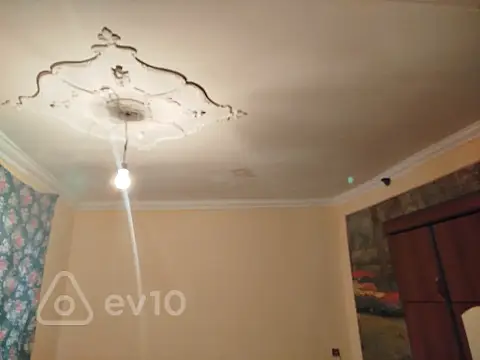 Kirayə verilir 2 otaqlı köhnə tikili 50 m²