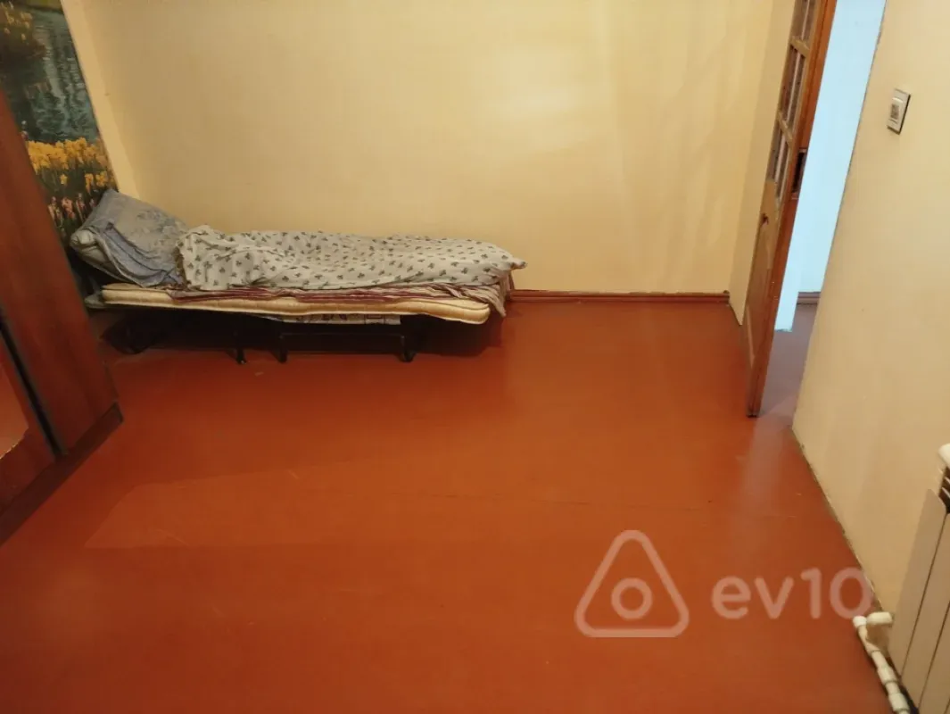 Kirayə verilir 2 otaqlı köhnə tikili 50 m²