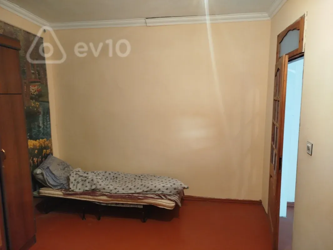 Kirayə verilir 2 otaqlı köhnə tikili 50 m²