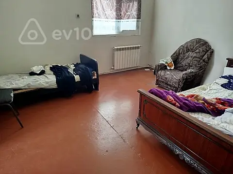 Kirayə verilir 2 otaqlı köhnə tikili 50 m²