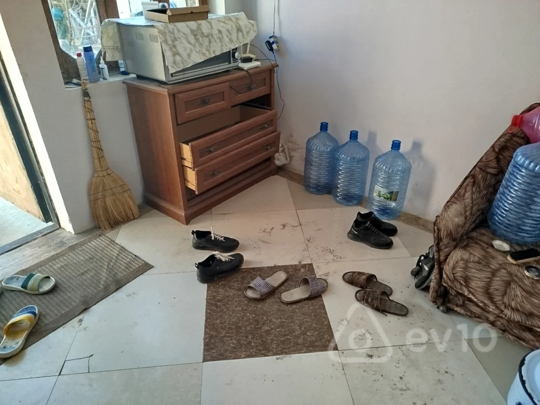 Kirayə verilir 2 otaqlı köhnə tikili 50 m²