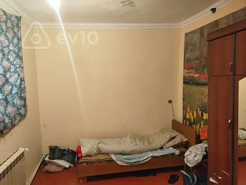 Kirayə verilir 2 otaqlı köhnə tikili 50 m²