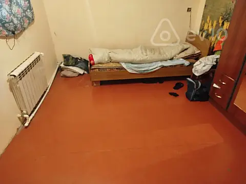 Kirayə verilir 2 otaqlı köhnə tikili 50 m²