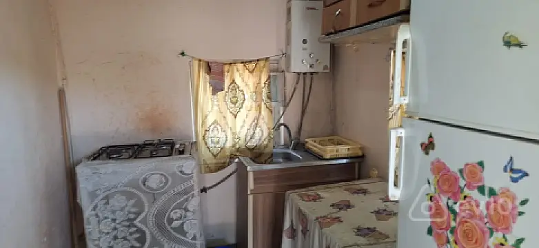 Kirayə verilir 3 otaqlı köhnə tikili 361 m²