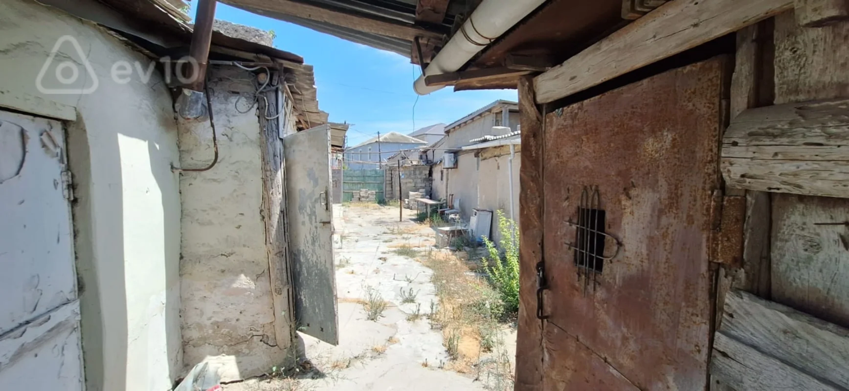 Kirayə verilir 3 otaqlı köhnə tikili 361 m²