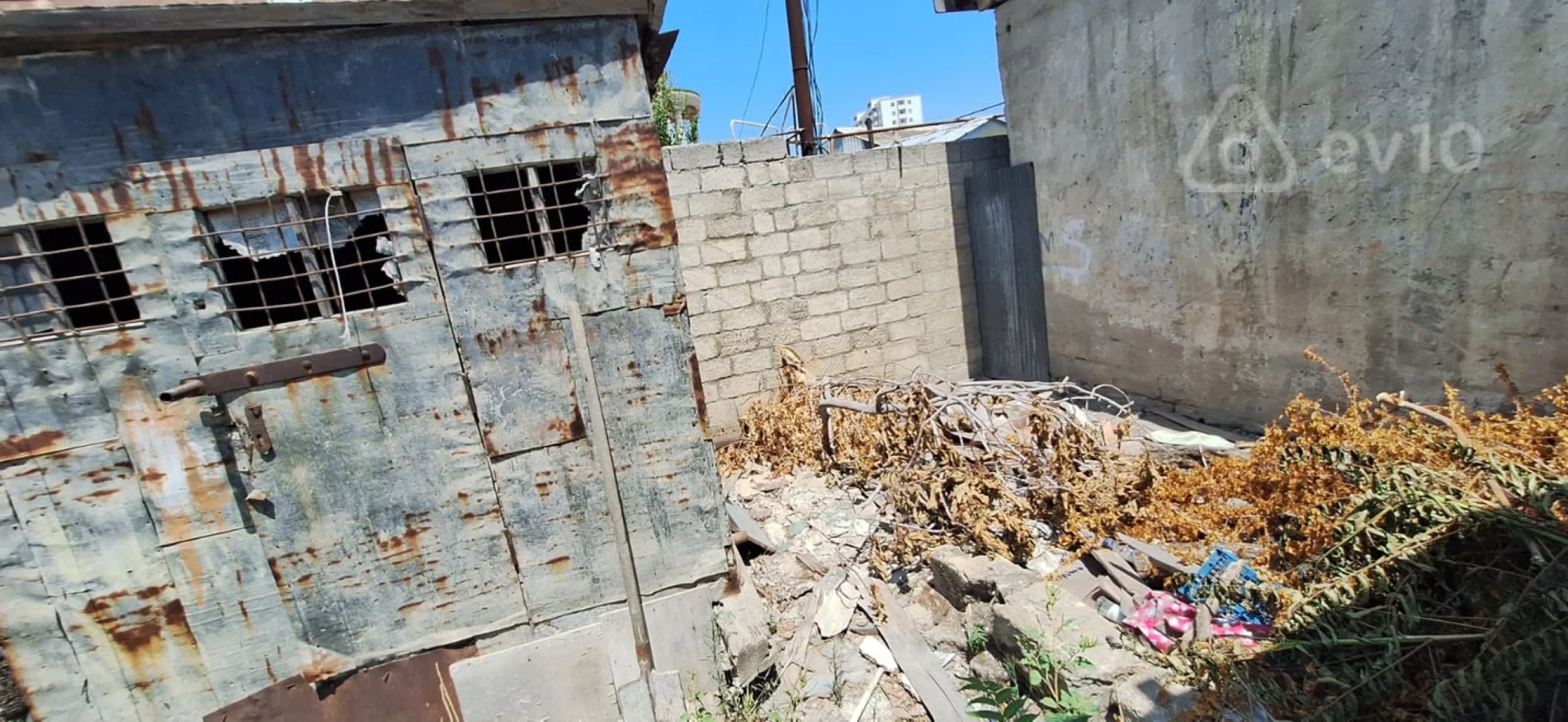 Kirayə verilir 3 otaqlı köhnə tikili 361 m²