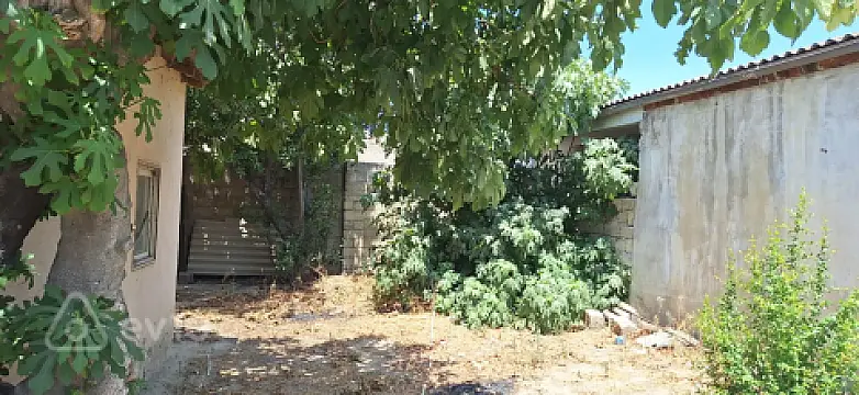 Kirayə verilir 3 otaqlı köhnə tikili 361 m²