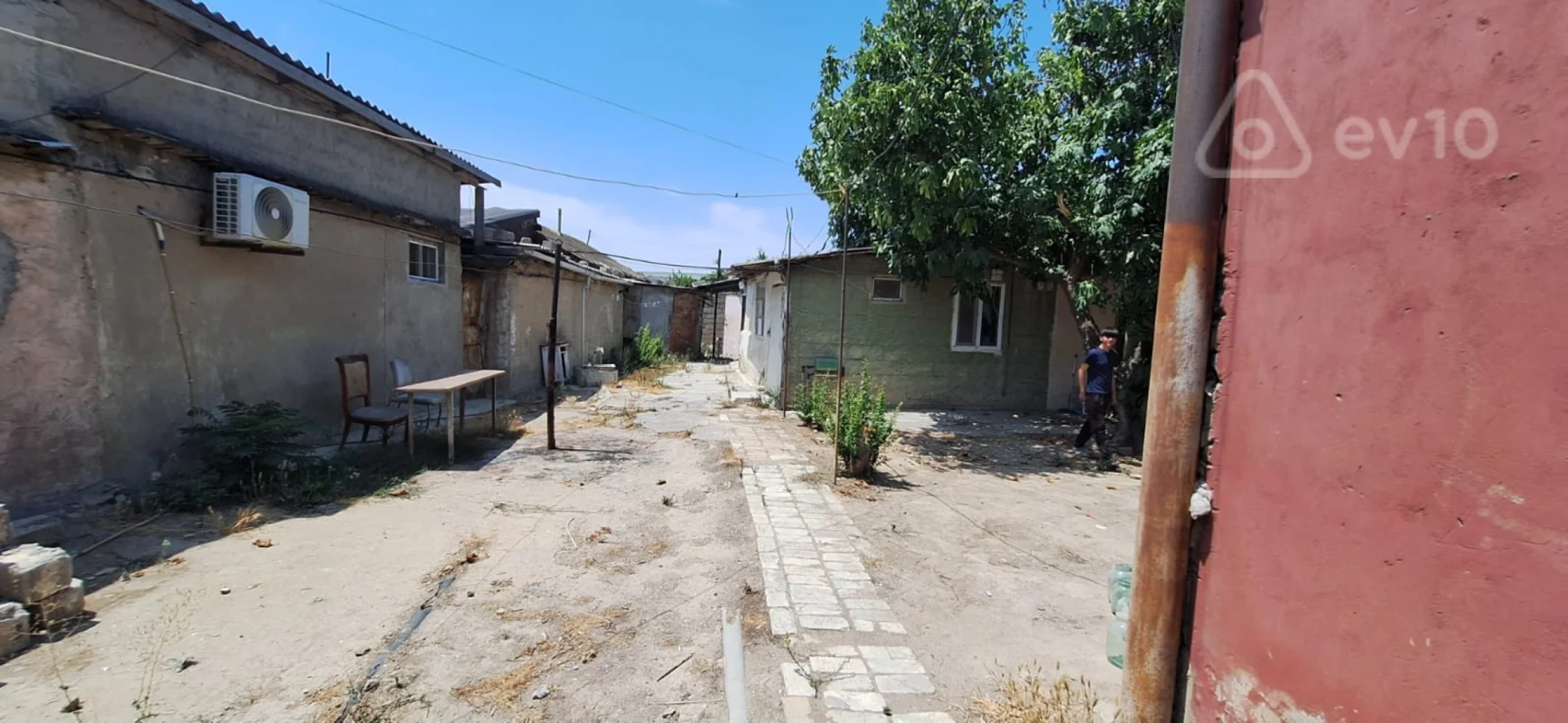 Kirayə verilir 3 otaqlı köhnə tikili 361 m²