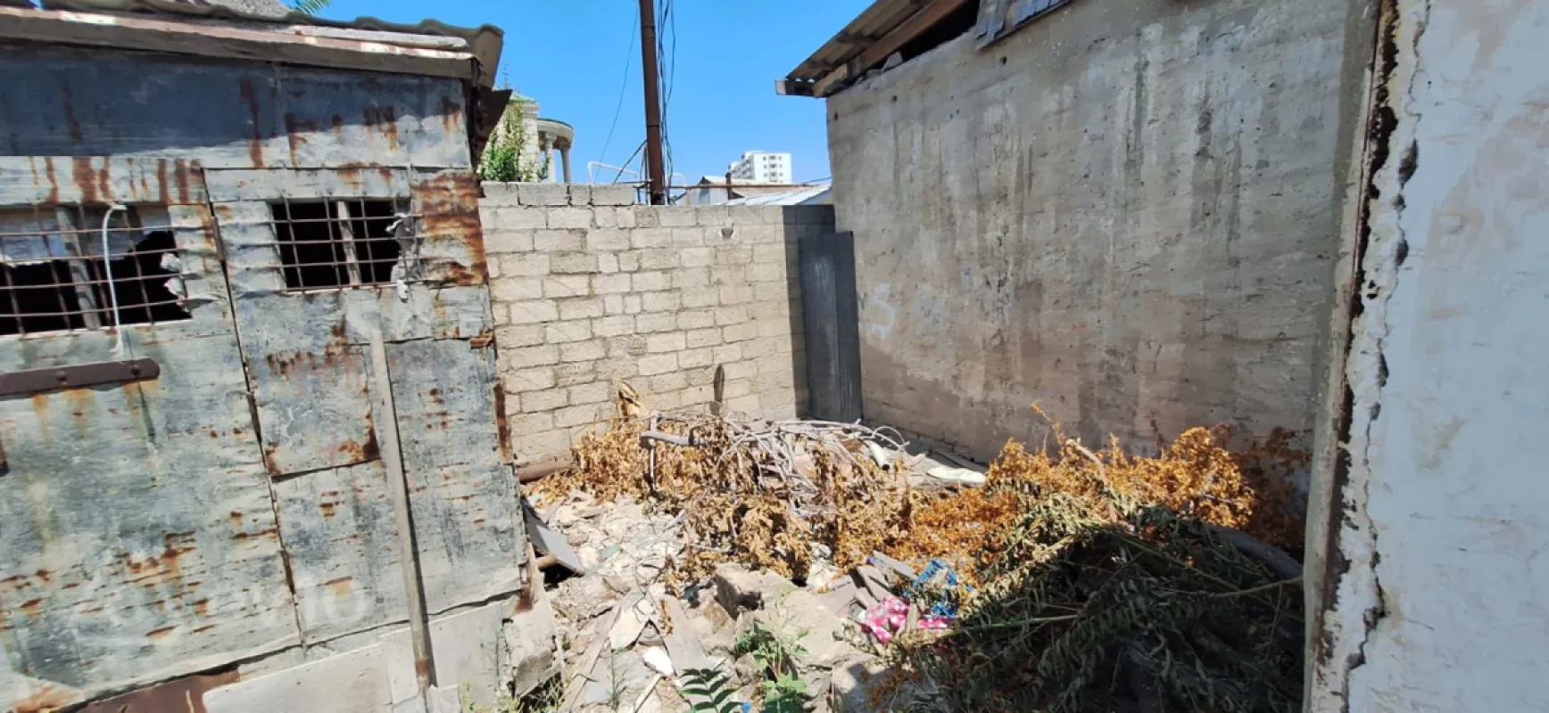 Kirayə verilir 3 otaqlı köhnə tikili 361 m²