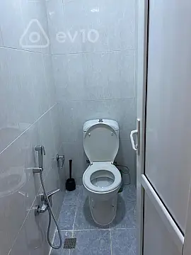 Kirayə verilir 3 otaqlı köhnə tikili 90 m²