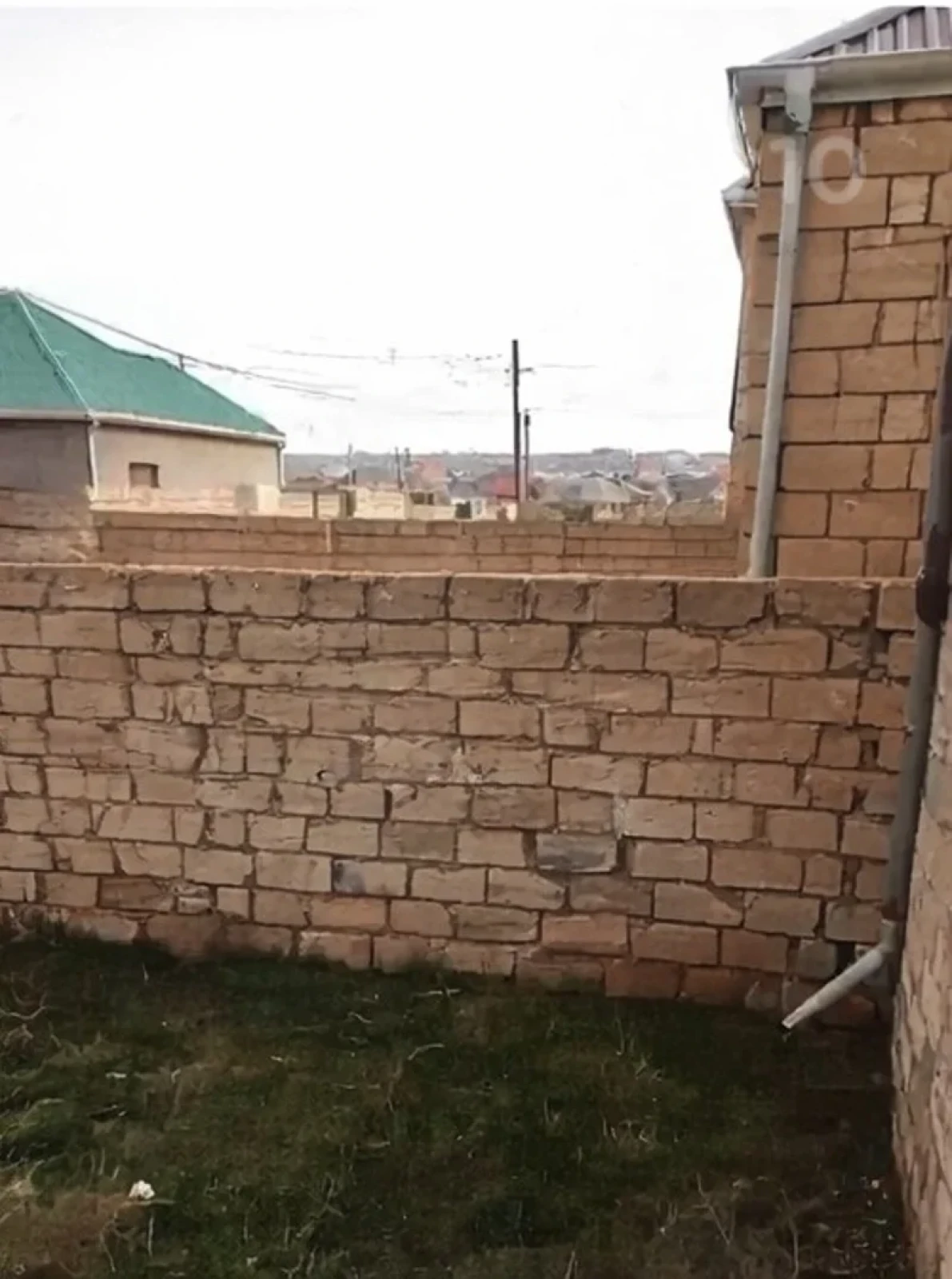 Satılır 3 otaqlı həyət evi 90 m²