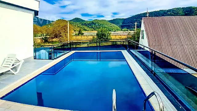 Satılır 5 otaqlı həyət evi 180 m²