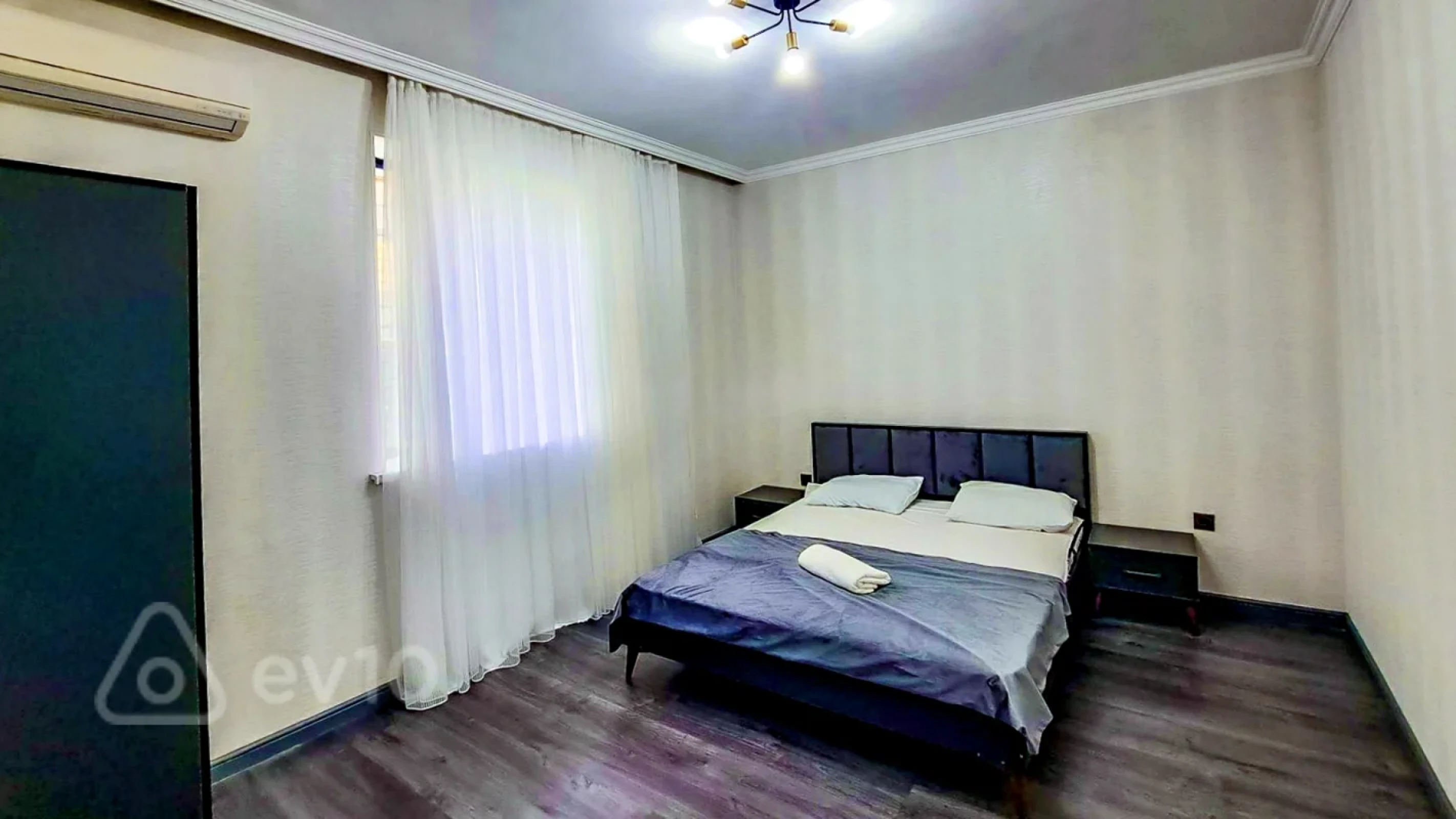 Satılır 5 otaqlı həyət evi 180 m²