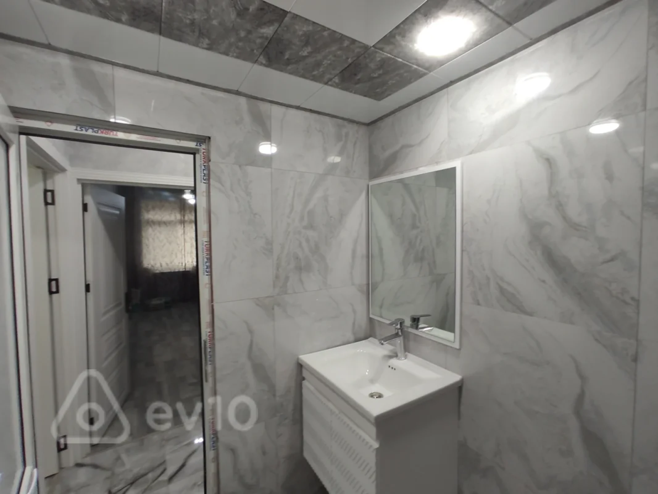 Satılır 3 otaqlı köhnə tikili 75 m²