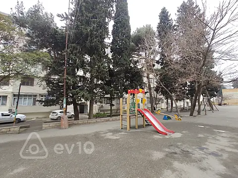 Satılır 3 otaqlı köhnə tikili 75 m²