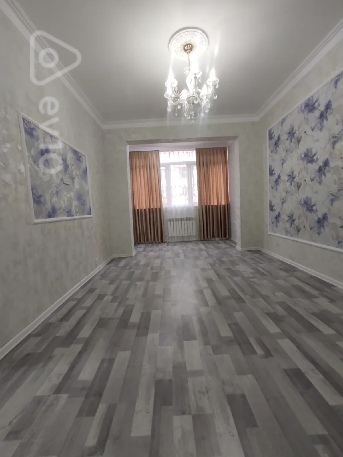Satılır 3 otaqlı köhnə tikili 75 m²