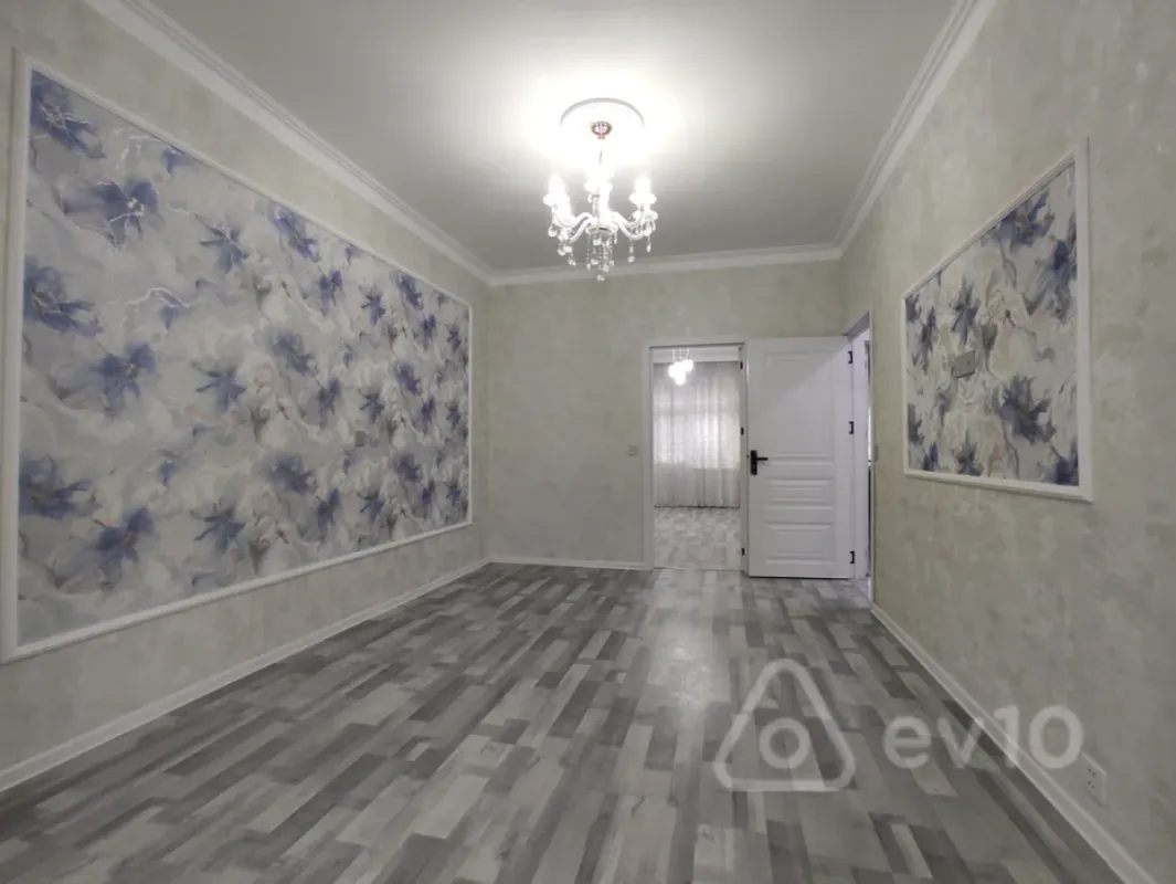 Satılır 3 otaqlı köhnə tikili 75 m²