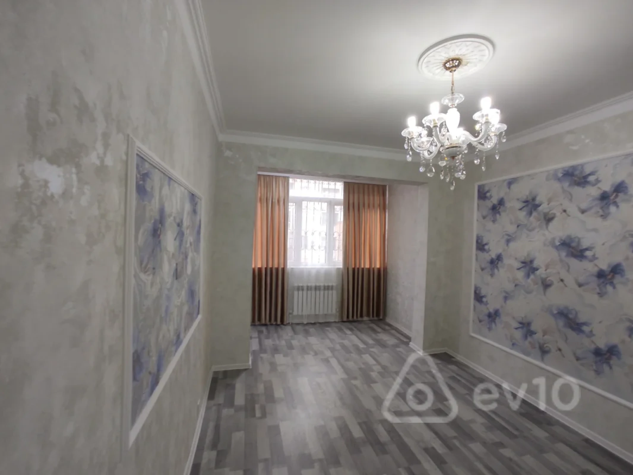 Satılır 3 otaqlı köhnə tikili 75 m²