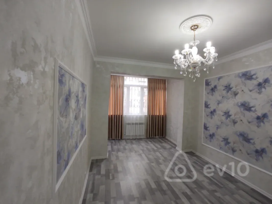 Satılır 3 otaqlı köhnə tikili 75 m²