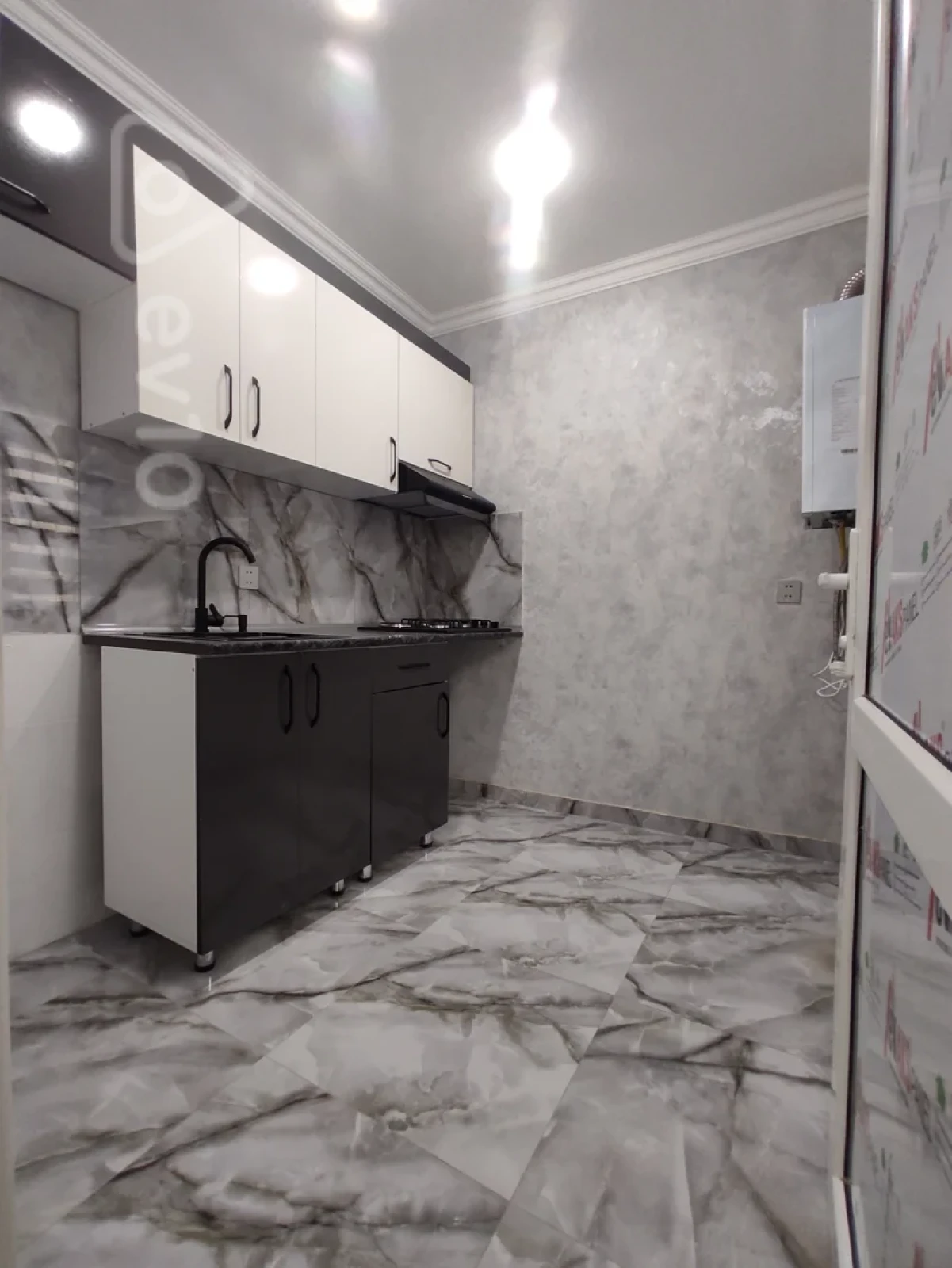 Satılır 3 otaqlı köhnə tikili 75 m²
