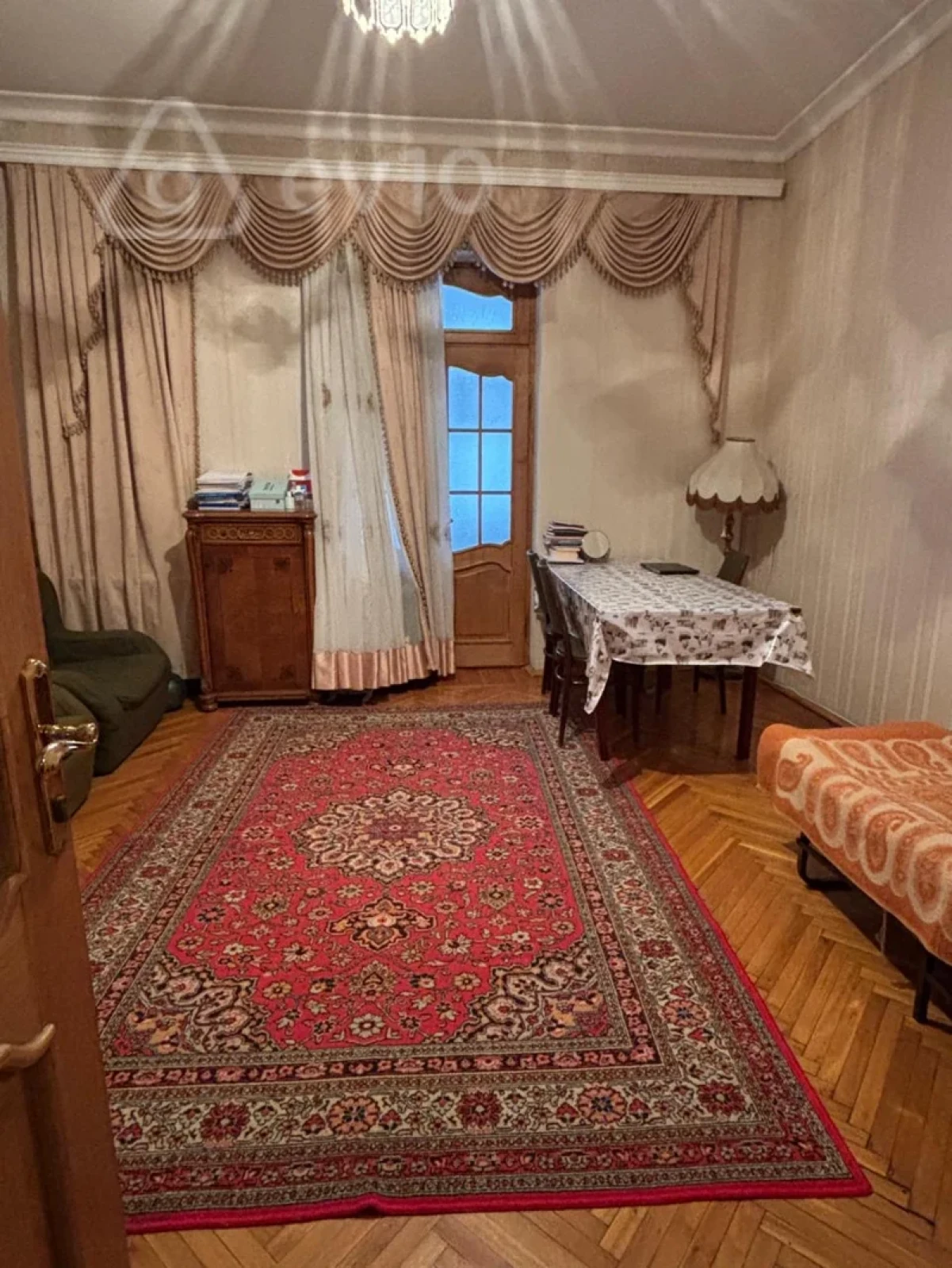 Kirayə verilir 2 otaqlı köhnə tikili 60 m²