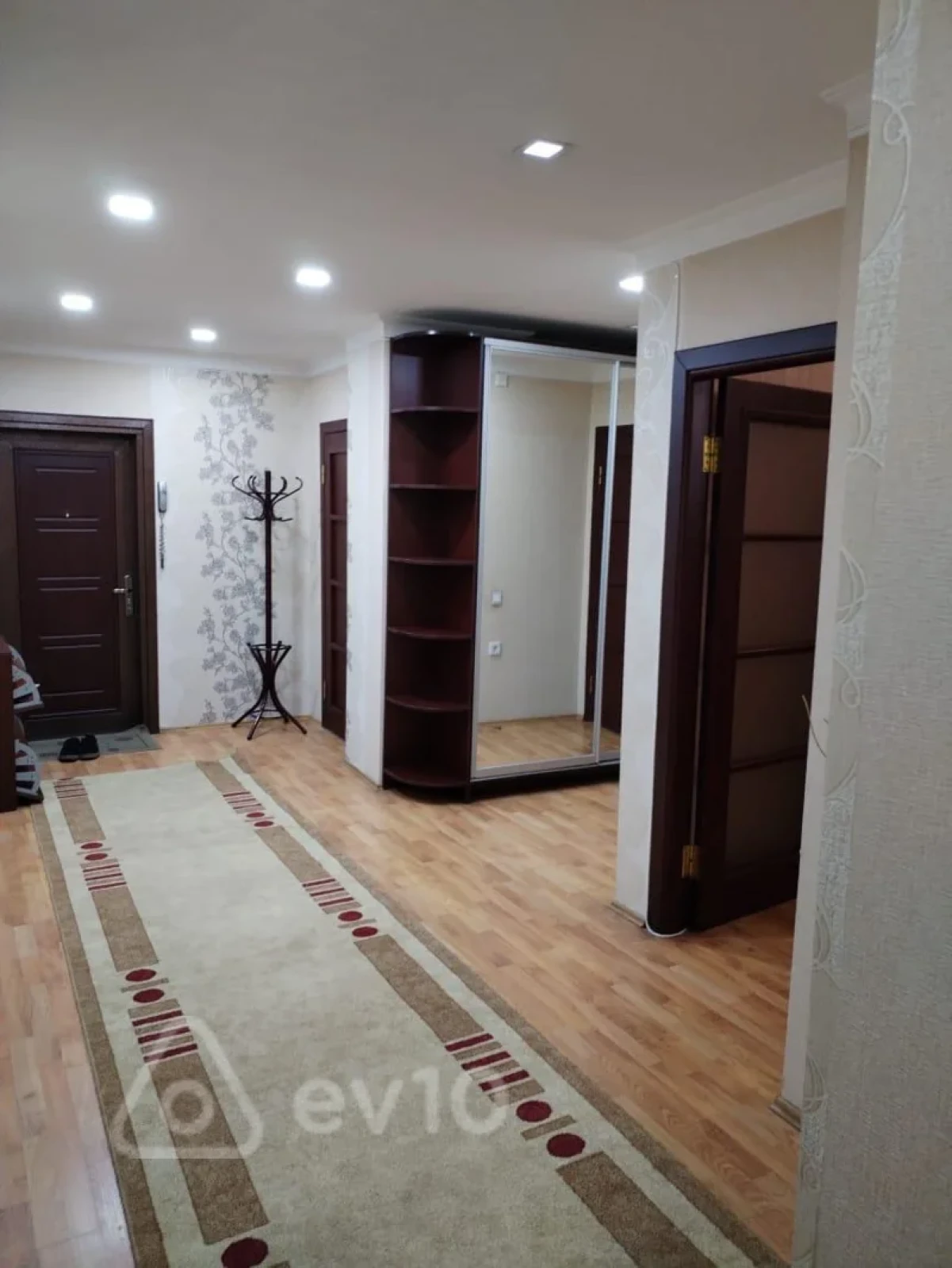 Kirayə verilir 2 otaqlı yeni tikili 96 m²