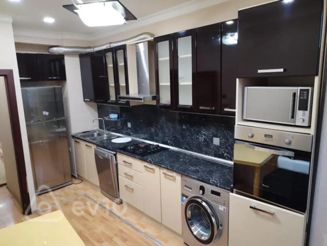 Kirayə verilir 2 otaqlı yeni tikili 96 m²