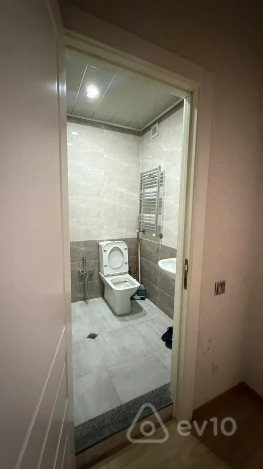 Kirayə verilir 2 otaqlı yeni tikili 60 m²