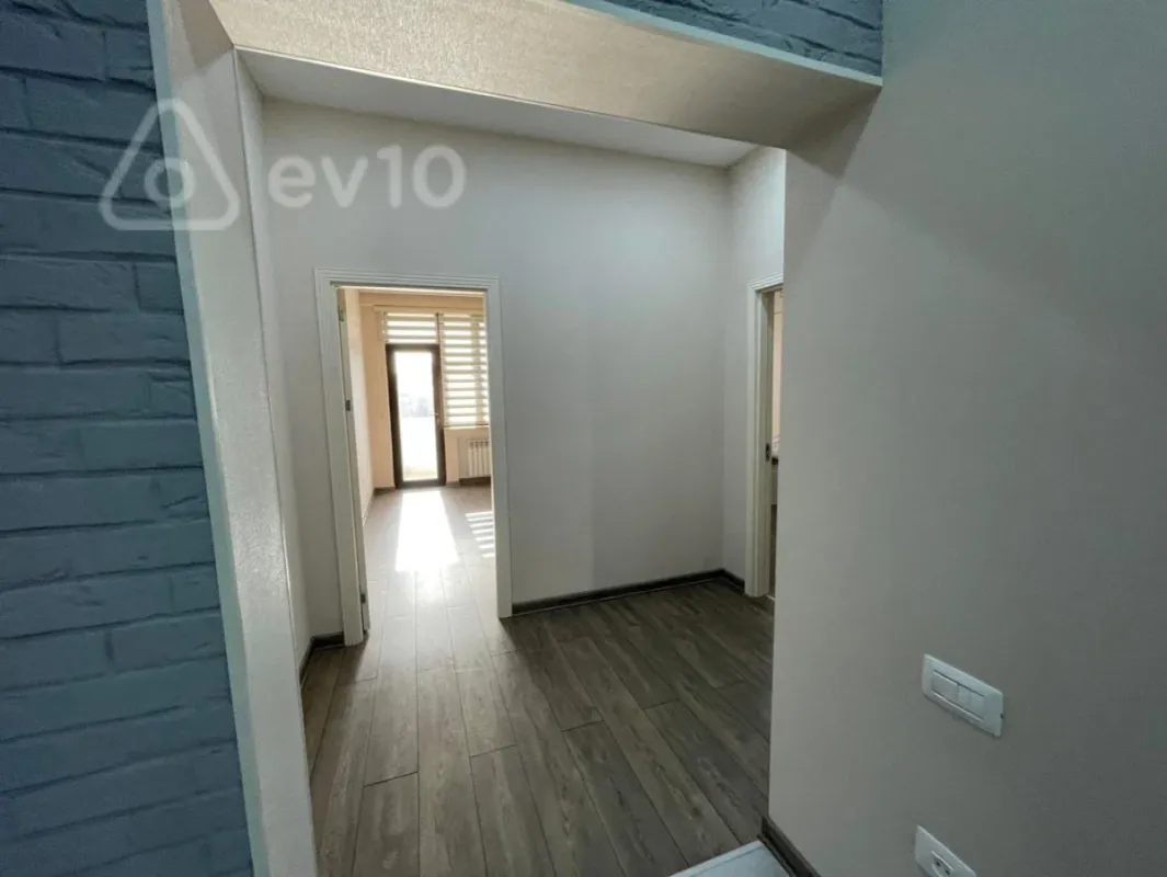 Kirayə verilir 3 otaqlı yeni tikili 140 m²