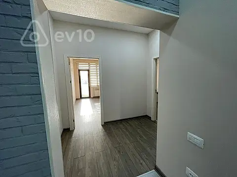 Kirayə verilir 3 otaqlı yeni tikili 140 m²