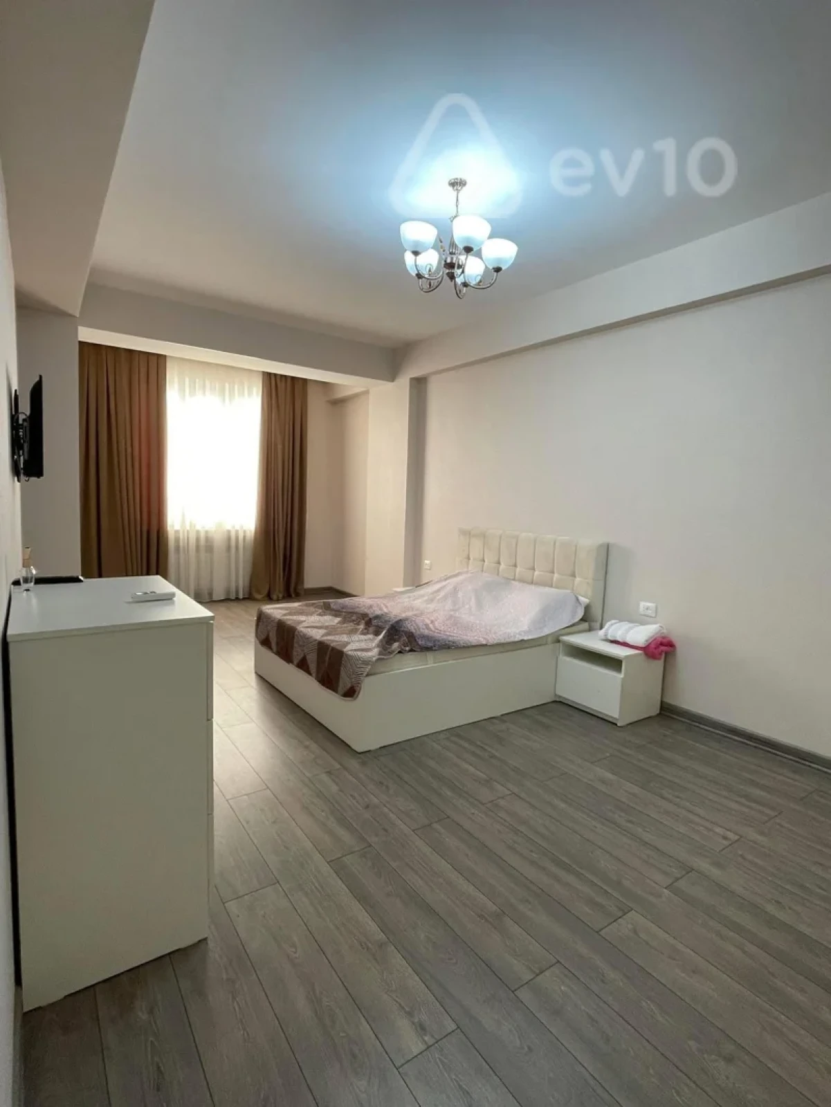 Kirayə verilir 3 otaqlı yeni tikili 140 m²