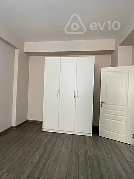 Kirayə verilir 3 otaqlı yeni tikili 140 m²