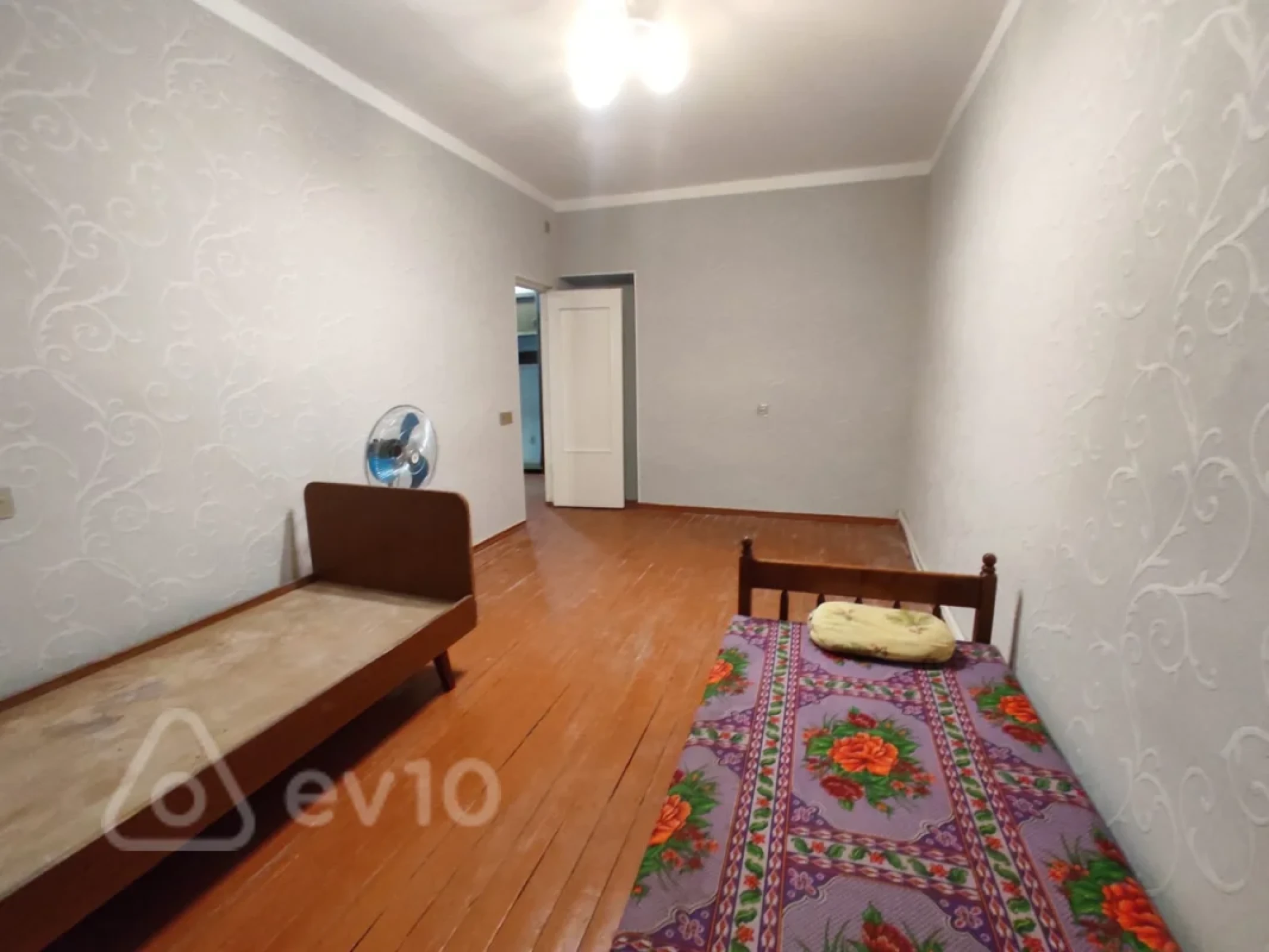 Kirayə verilir 3 otaqlı köhnə tikili 75 m²