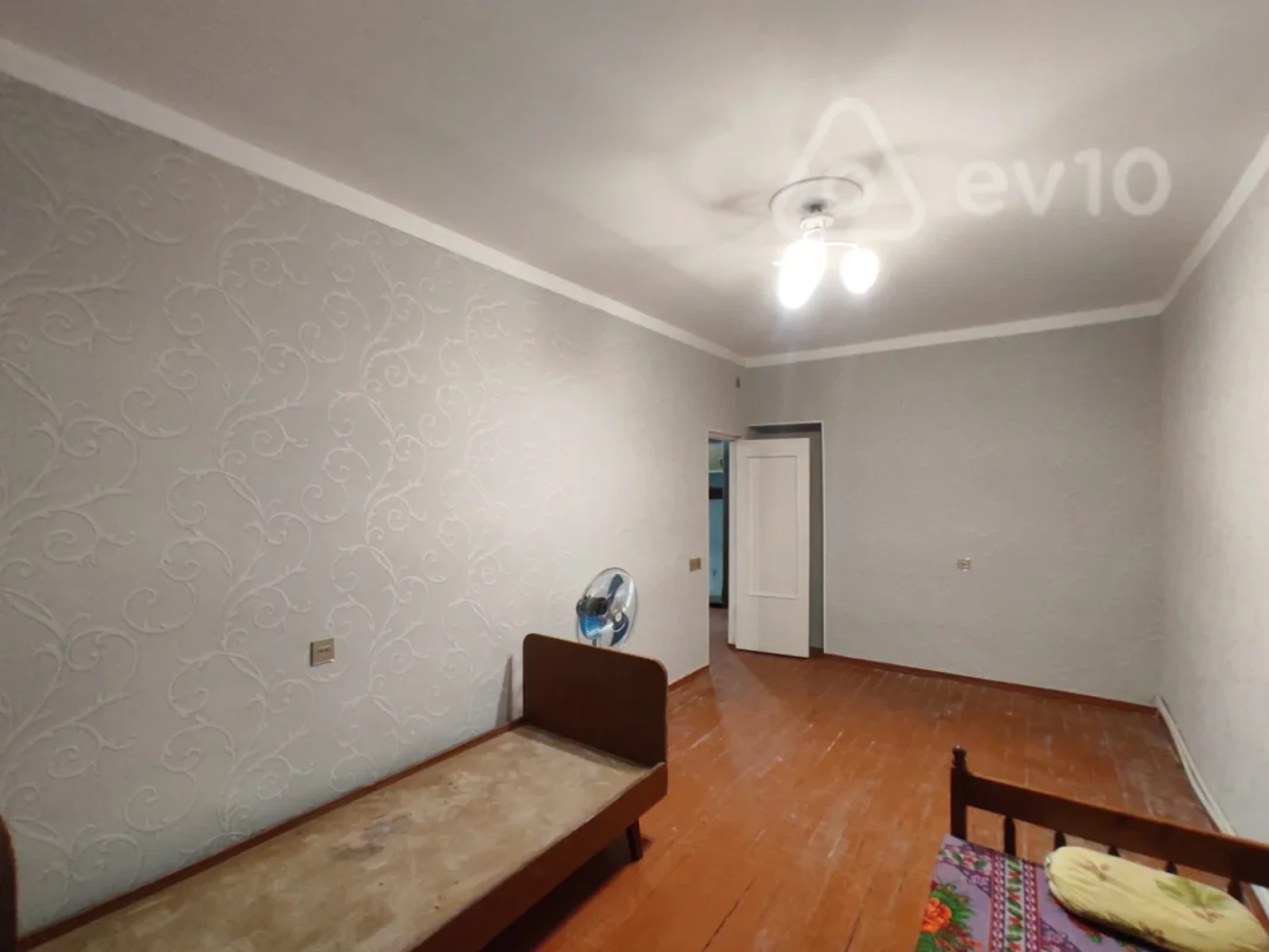 Kirayə verilir 3 otaqlı köhnə tikili 75 m²