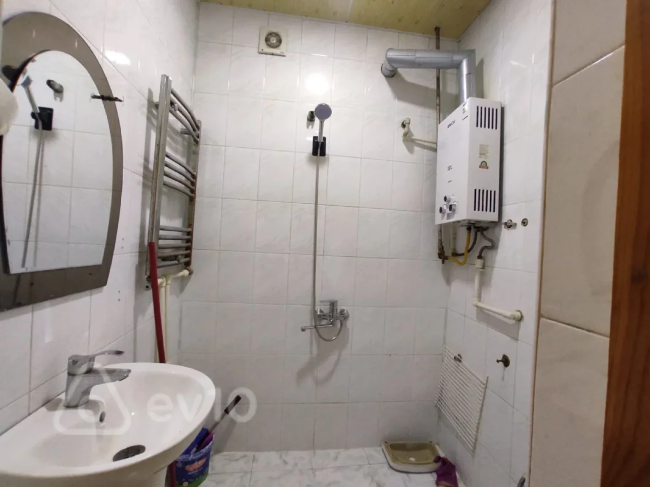Kirayə verilir 3 otaqlı köhnə tikili 75 m²