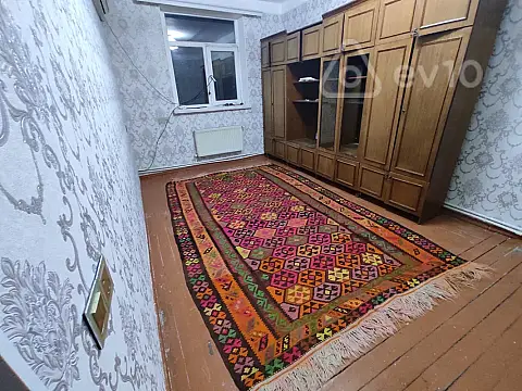 Kirayə verilir 3 otaqlı köhnə tikili 75 m²