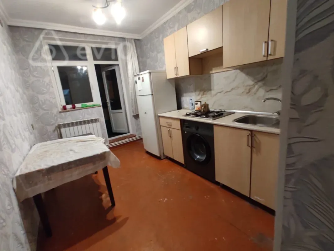 Kirayə verilir 3 otaqlı köhnə tikili 75 m²