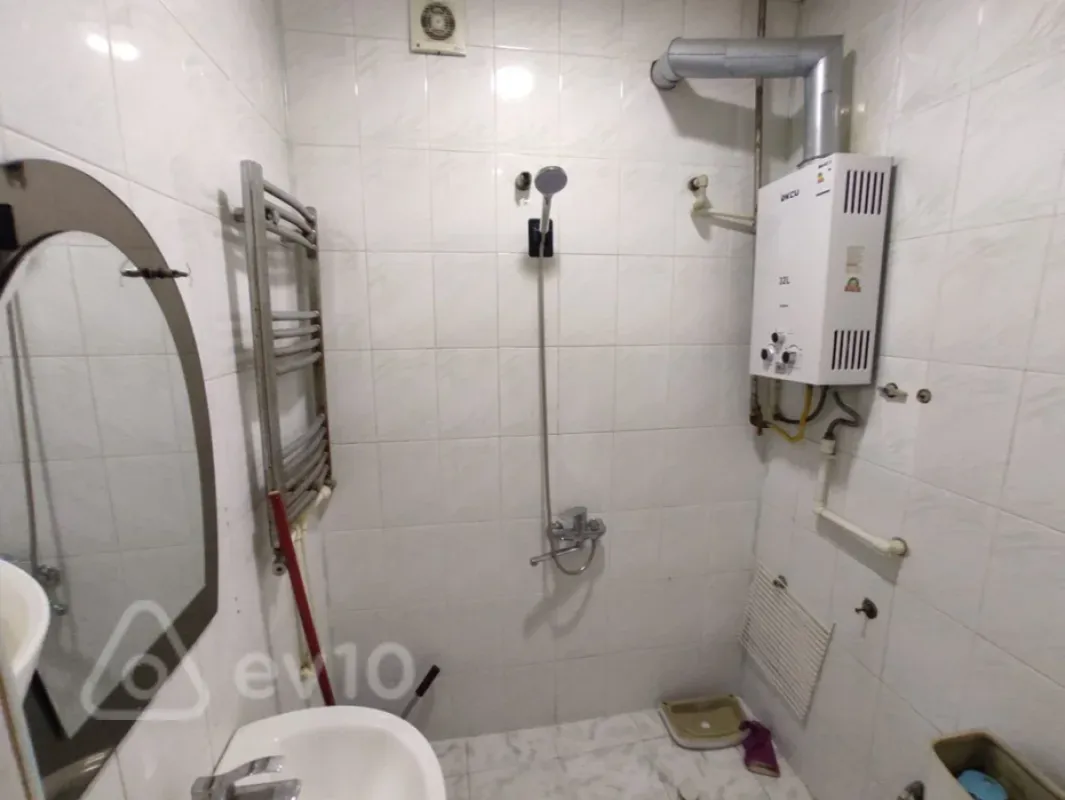 Kirayə verilir 3 otaqlı köhnə tikili 75 m²